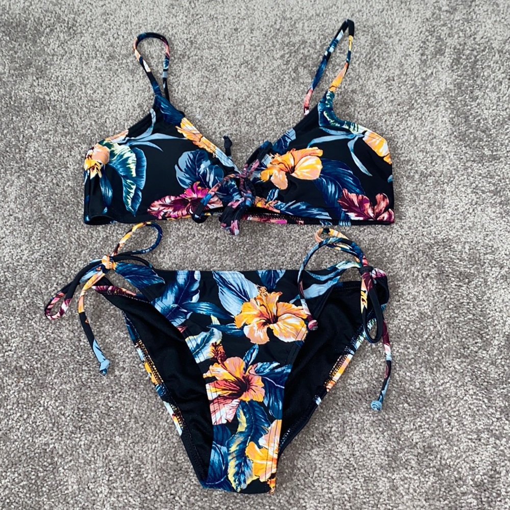 NWT Bikini set